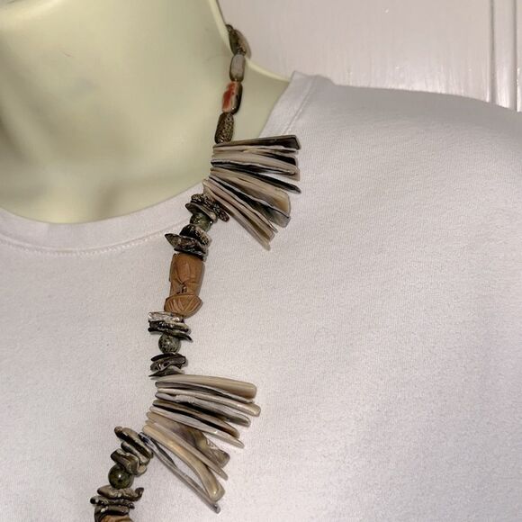 Vintage LN Brand Handcrafted Brown and Tan Chunky Shell & Stone Bead Necklace - Picture 3 of 8